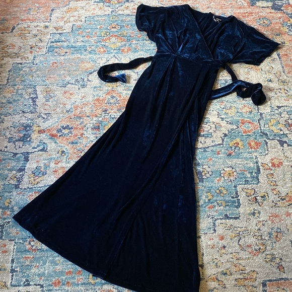 Modcloth x Collectif Velvet Wrap Maxi Dress Navy Blue Size 10 Large - Picture 8 of 11